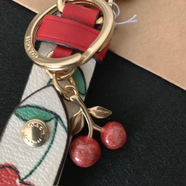 COACH（コーチ） キーホルダー チェリー トリガー スナップ バック