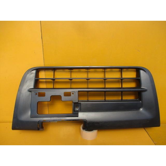 エブリィワゴン(DA64W)後期 純正フロントグリル 純正ロアグリル 71713