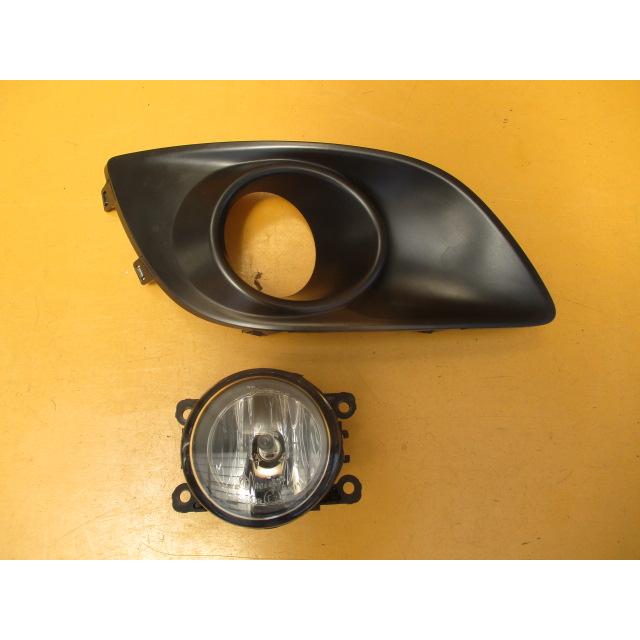 スイフト ZC72S ZD72S 前期 純正フロントバンパー 右フォグランプ