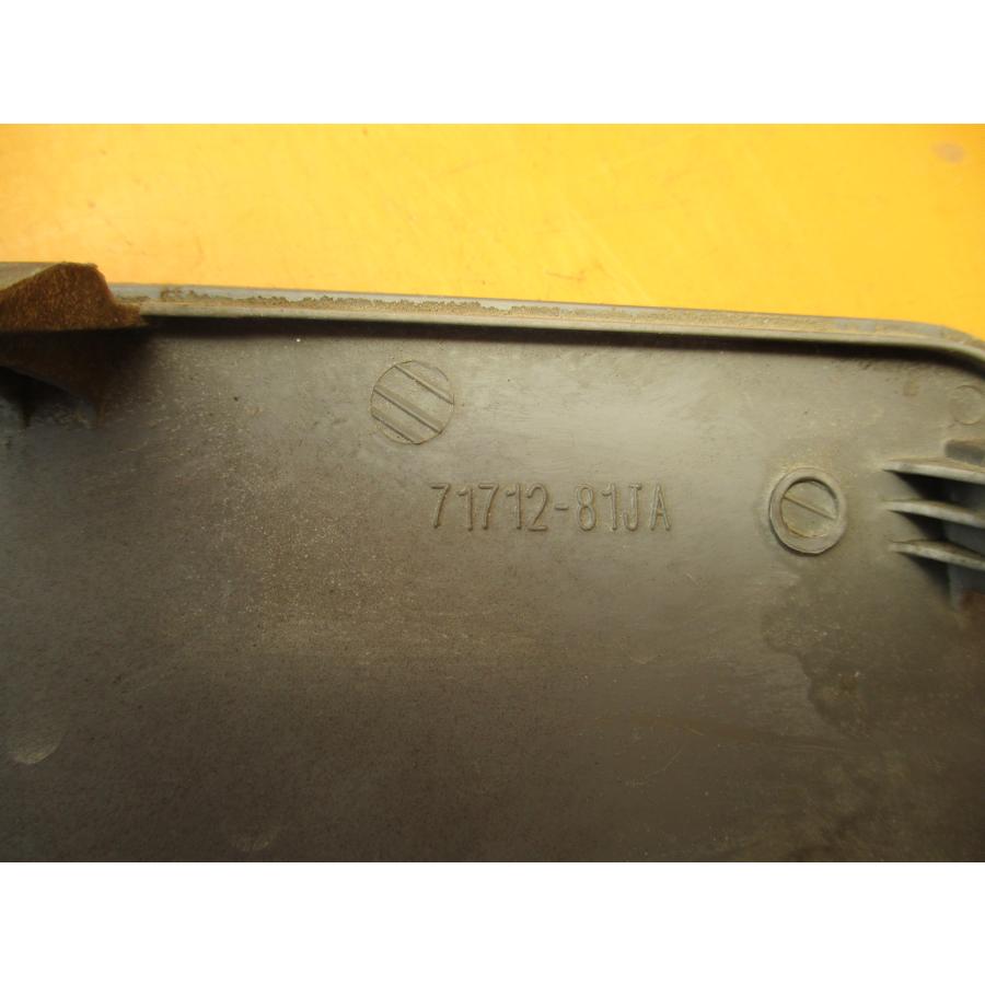 モコ MG22S 純正フロントバンパー 牽引フックカバー 71712-81JA