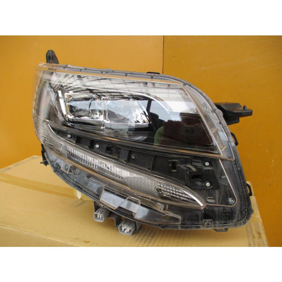 NOAH ノア Si ZRR80W ZRR85W ZWR80W 80系 後期 純正右ヘッド NOAH ノア Si ZRR80W ZRR85W ZWR80W 80系 後期 純正右ヘッド