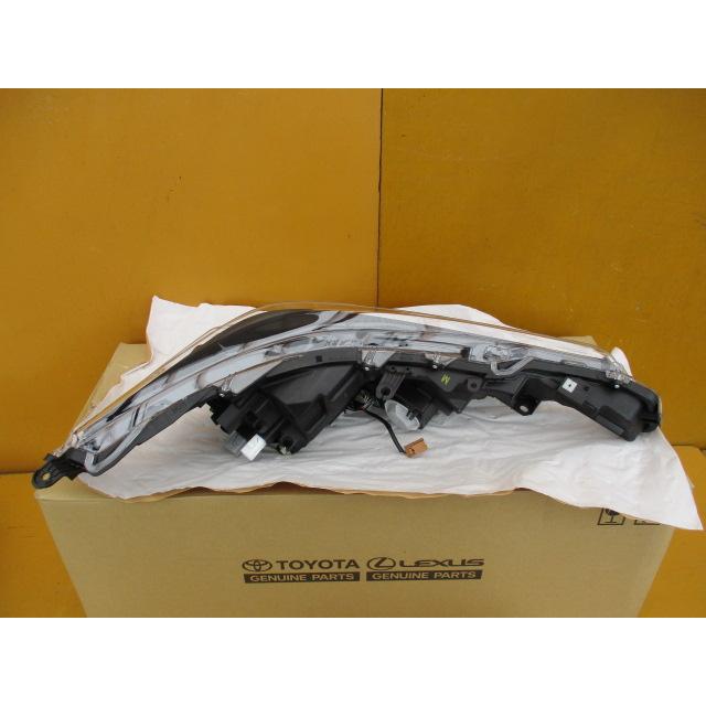 カローラツーリング NRE210 ZRE212 ZWE211 ZRE214 左ヘッドライト LED