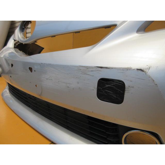 プリウスα　ZVW41W フロントバンパー　070　52119-47240 プリウスα プリウスアルファ ZVW40W ZVW41W 前期 純正フロントバンパー