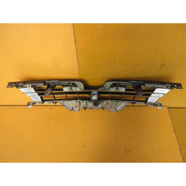ヴォクシー ZRR80W ZRR85W 80系 前期 純正フロントグリル 53111-28680