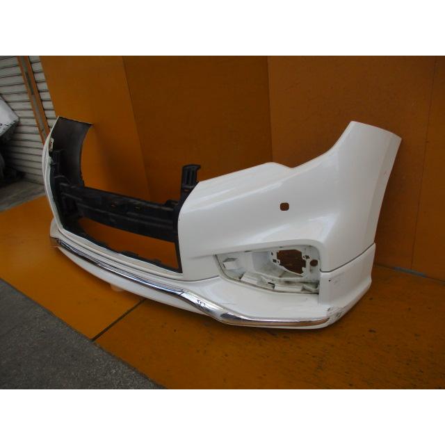 エルグランド(E52)後期 ハイウェイスター用!純正フロントバンパー/純正