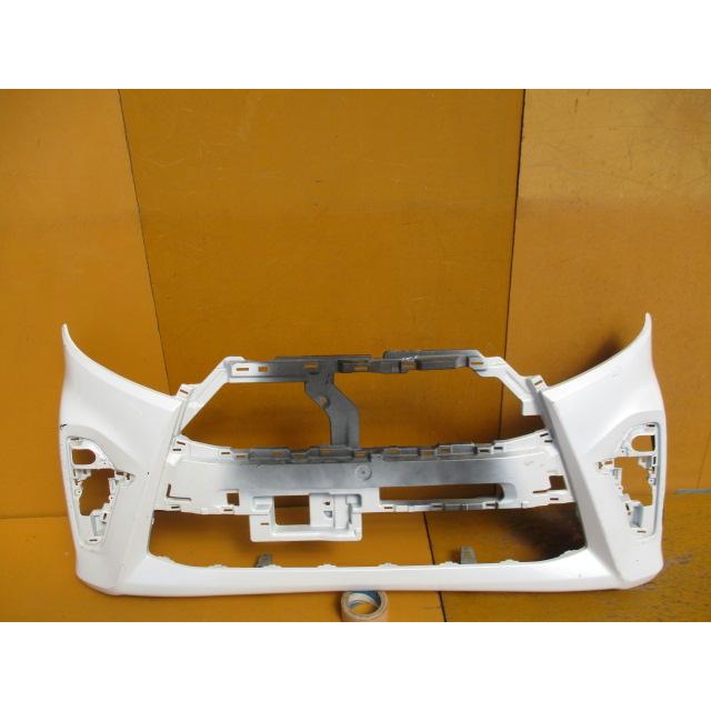 タントカスタム　LA650S フロントバンパー　52119-B2G40 LA650S タントカスタム 純正 フロントバンパー (W25) 52119-B2G40