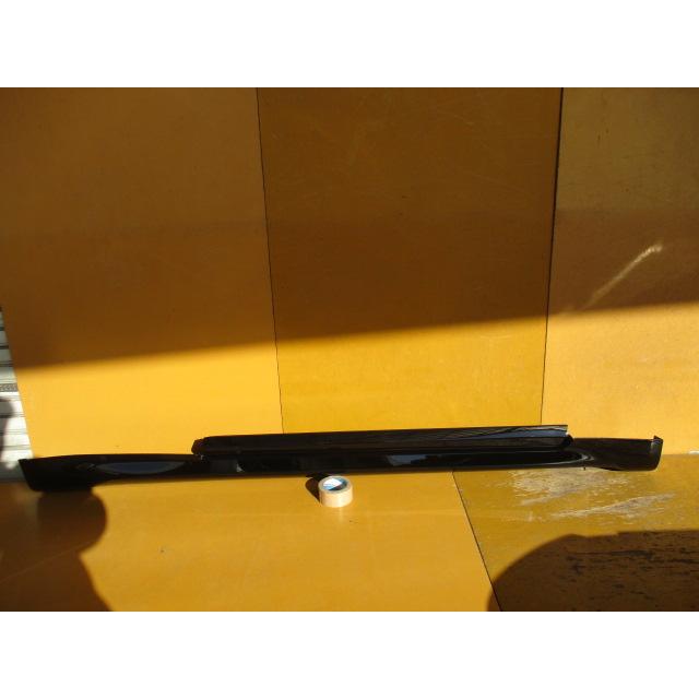 スカイラインクーペ(V36 CV36 CKV36 V36系)純正サイドスポイラー右