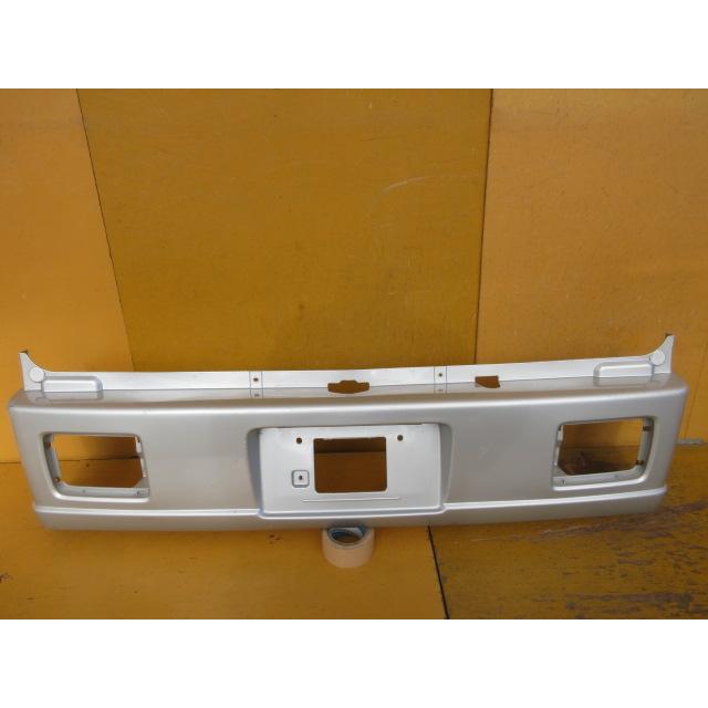 エブリーバン/エブリィバン(DA64V)用!純正リヤバンパー シルバー 71811