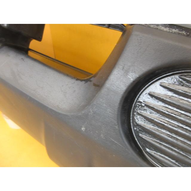 スズキ ジムニー JB23W 純正フロントバンパー ホワイト 71711-81AA