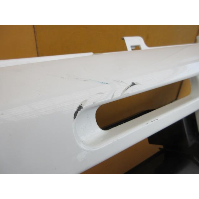 スズキ ジムニー JB23W 純正フロントバンパー ホワイト 71711-81AA