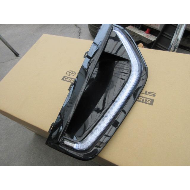 セレナハイウェイスター C28 FC28 純正フロントバンパー右フォグランプ