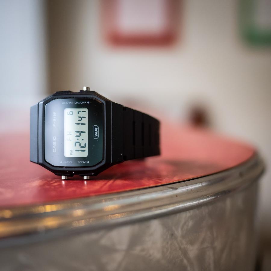 【新品】サ時計　CASIO カシオ　未使用 ブラック 黒色 G-SHOCK CASIO STANDARD カシオ F-91WB-1AJF チープカシオ 時計