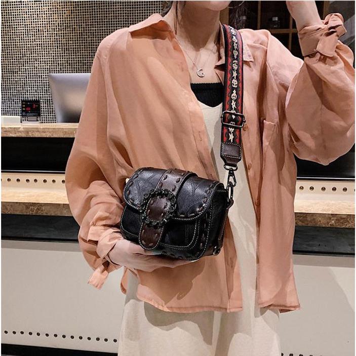 ショルダーバッグ レディース 斜 ファッション め掛けバッグ 手提げ カバン か ばん おしゃれ 大容量 ふわふわ