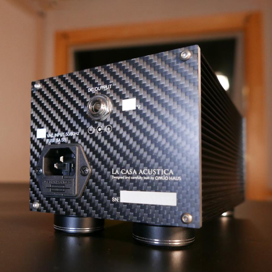 注文確認後12営業日以内に発送 LCA-PS101VA カーボンパネル仕様 最大出力電流7A以上  オーディオインターフェイス 電源の画像
