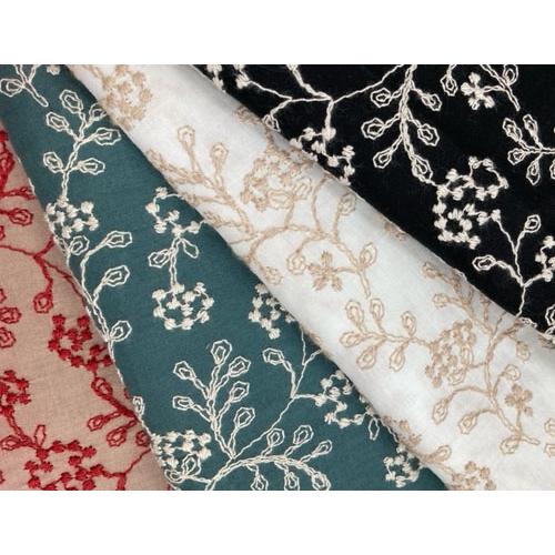 モコ　刺繍生地　５点 国産 ななかまど柄刺繍生地 クリスマス おオススメ生地1個