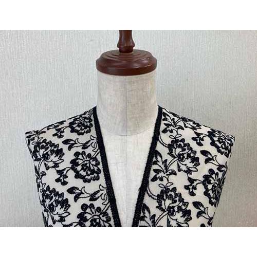 太糸刺繍糸の花柄クラシカルフラワーレース生地（4色）【1個
