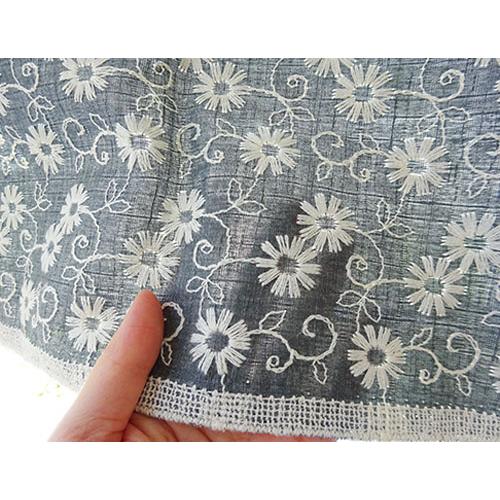 厚手 国産 デニム調 花柄刺しゅう 【1個96cmx50cm】 2個まで