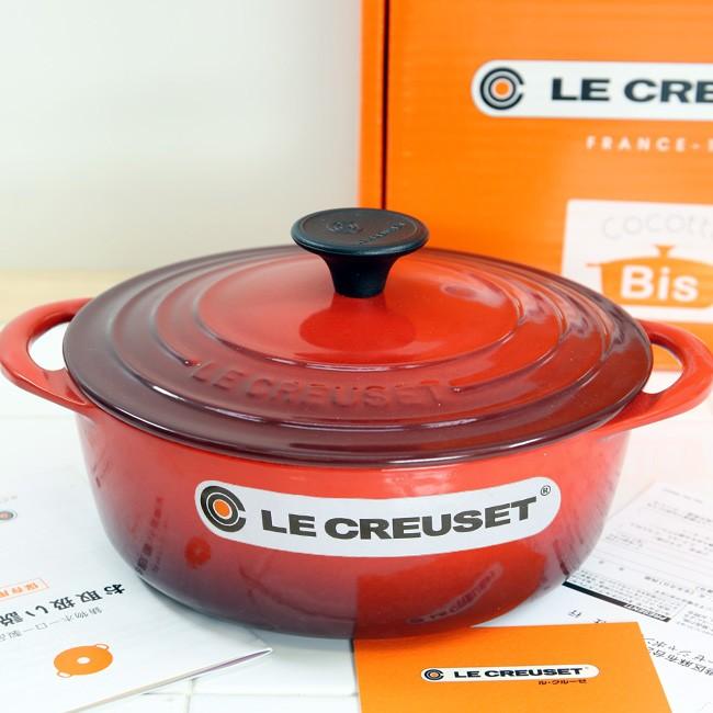 ル・クルーゼ（Le Creuset） ココット・ビス・ロンド 20cm （内側 黒ホーロー）チェリーレッド（日本正規販売品）｜lachance