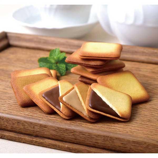 コロンバン 銀座コロンバン東京 メルヴェイユ(チョコサンドクッキー)15枚入 |  | 01