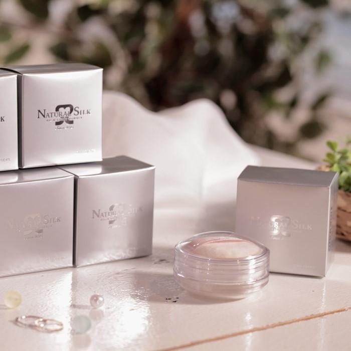 ファンデーション フェイスパウダー 化粧直し ファンデ ハイライト ベースメイク パウダーファンデーション シルクパウダー シルク入り A La Douceur ヤフーショップ 通販 Yahoo ショッピング