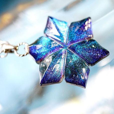 グランドセール 『彩虹の花』 ガラスアクセ ネックレス・ペンダント ダイカット(平面造形)タイプ ネックレス、ペンダント グランドセール 『彩虹の花』 ガラスアクセ ネックレス・ペンダント ダイカット(平面造形)タイプ ネックレス、ペンダント