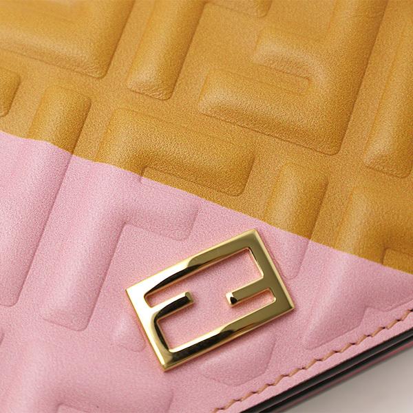 FENDI ピンクオレンジ二つ折り財布