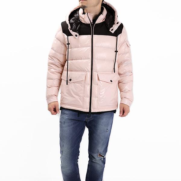 MONCLER（モンクレール） GOMBEI ダウンジャケット アウター 防寒 ロゴ