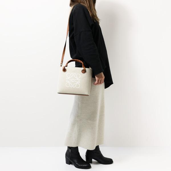 ロエベ　 アナグラム　ホワイト レザー バッグ 刺繍ロゴ付き トートバッグ LOEWE（ロエベ） トートバッグ ANAGRAM TOTE SMALL アナグラム