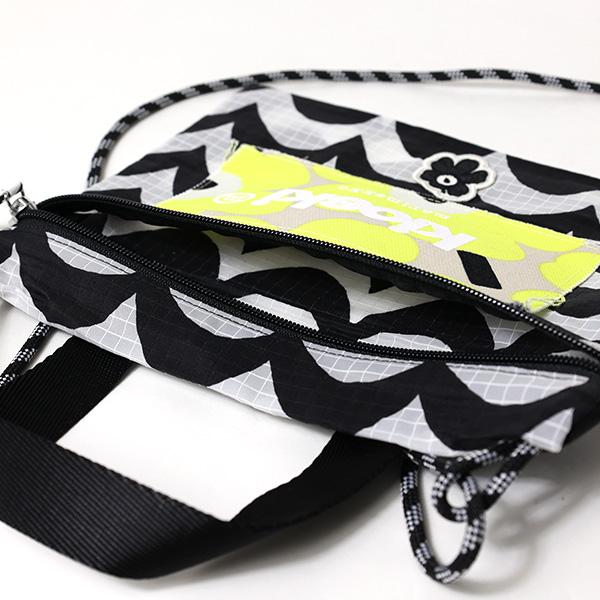 marimekko（マリメッコ） FUNNY CROSS POKET LAINE SHOULDER BAG