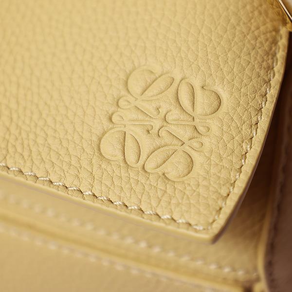 LOEWE ロエベ パズルバッグ ミニ 2WAYショルダーバッグ レザー ベージュ ゴールド金具 パズルバッグ ミニ 2WAYショルダーバッグ レザー ベージュ 新品同様
