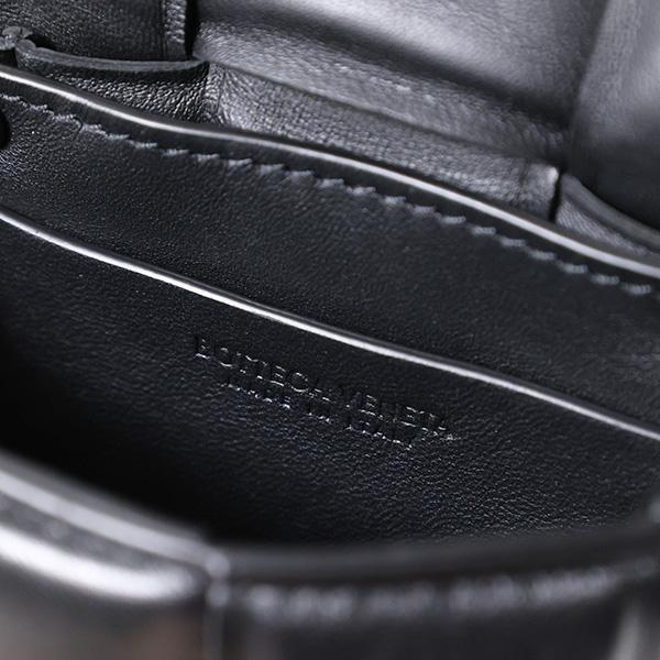 BOTTEGA VENETA（ボッテガ・ヴェネタ） CASSETTE MINI BAG カセット