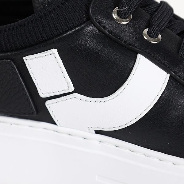 FERRAGAMO サルヴァトーレフェラガモ Gancini Sneakers