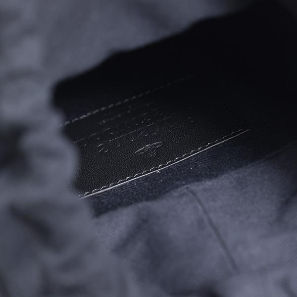 Vivienne Westwood（ヴィヴィアンウエストウッド） クロスボディバッグ