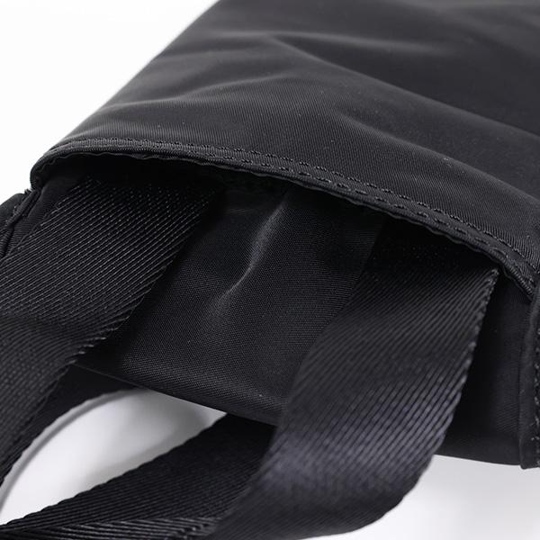 MAISON KITSUNE（メゾン キツネ） Nylon Neck Pouch ショルダーバッグ