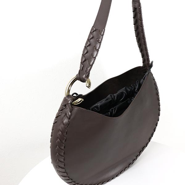Chloe クロエ MATE Large Shoulder Bag CHC22AS570H95の画像