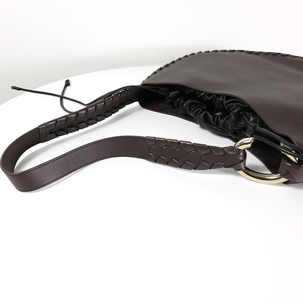 Chloe クロエ MATE Large Shoulder Bag CHC22AS570H95の画像