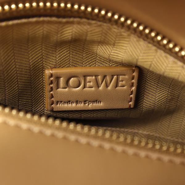 LOEWE　 ロエベ　ハンドバッグ　バタフライがま口　スタッズ　946 LOEWE ロエベ ハンドバッグ バタフライがま口 スタッズ 946