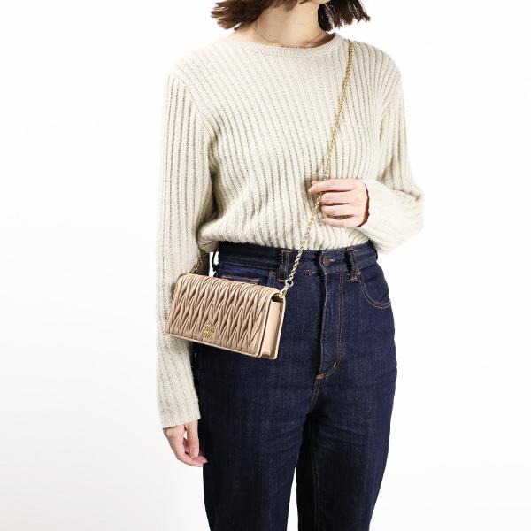 miu miu（ミュウミュウ） MATELASSE SMARTPHONE CASE スマホバッグ