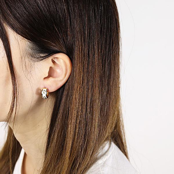 COACH Coach コーチ Pegged C Enamel Huggie Earrings 37448375