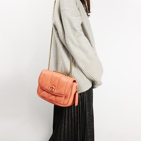 COACH（コーチ） Pillow Madison Shoulder Bag C8560 ショルダーバッグ