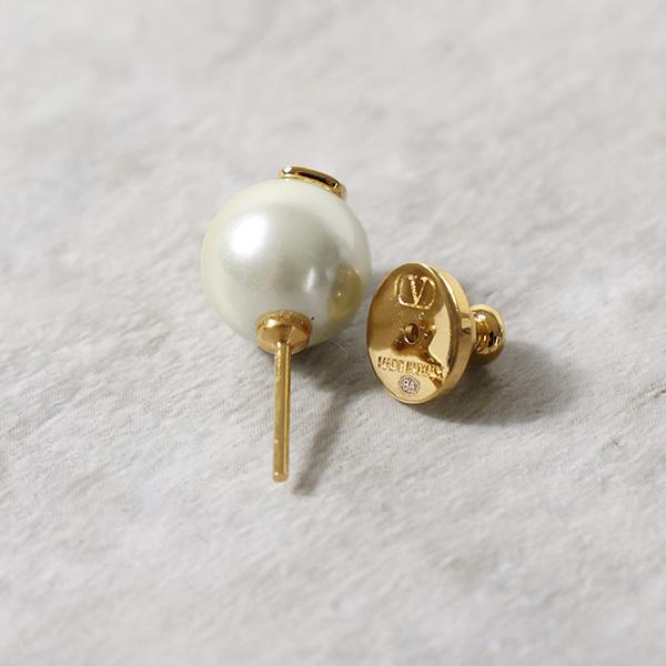 VALENTINO（ヴァレンティノ） Vlog Signature pearl earrings ピアス