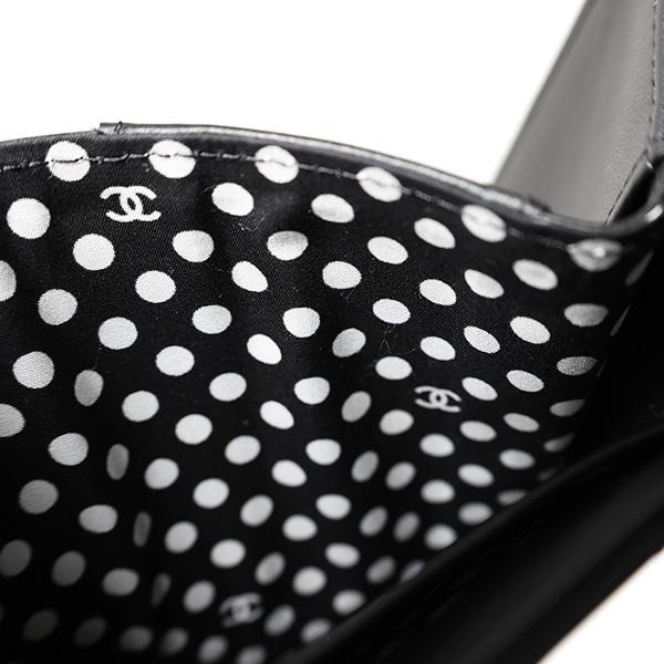 CHANEL シャネル　折り財布　コンパクト　ミニ財布　ココマーク　パール シャネルミニウォレット☆ココマーク☆人気サイズ☆三つ折り (CHANEL
