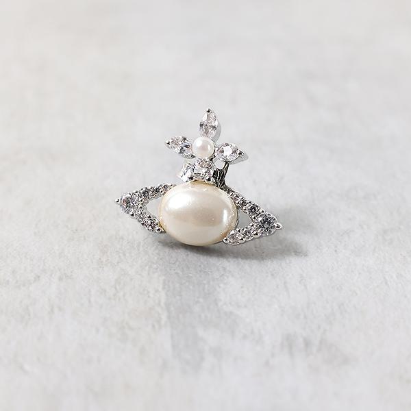 Vivienne Westwood ヴィヴィアンウエストウッド ピアス パール Vivienne Westwood ヴィヴィアンウエストウッド ピアス パール