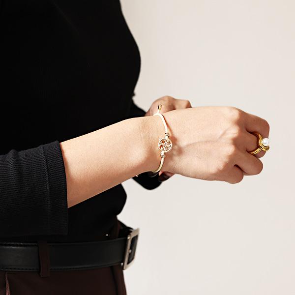 TORY BURCH（トリーバーチ） MILLER SLIDER BRACELET ブレスレット