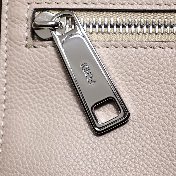 FENDI トートバッグ A4 A4サイズOK｜収納力と美しさを兼ね備えたフェンディのトートバッグ