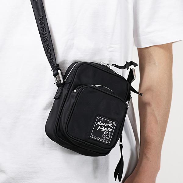 MAISON KITSUNE（メゾン キツネ） The Traveller Crossbody Bag