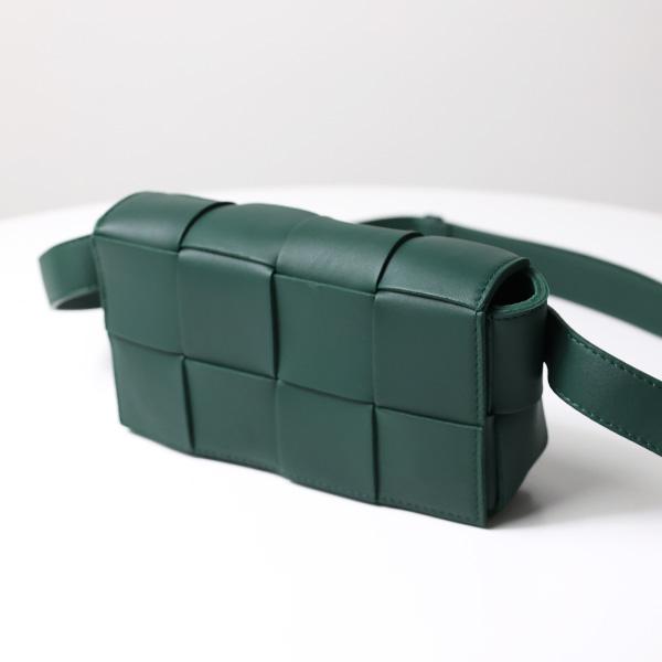 BOTTEGA VENETA（ボッテガ・ヴェネタ） CASSETTE Shoulder Bag