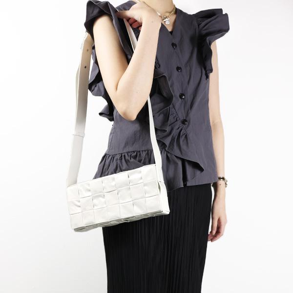 美品｜ボッテガ　カセット　クロスショルダー CASSETTE（BOTTEGA VENETA） BOTTEGAVENETA ボッテガ・ヴェネタ