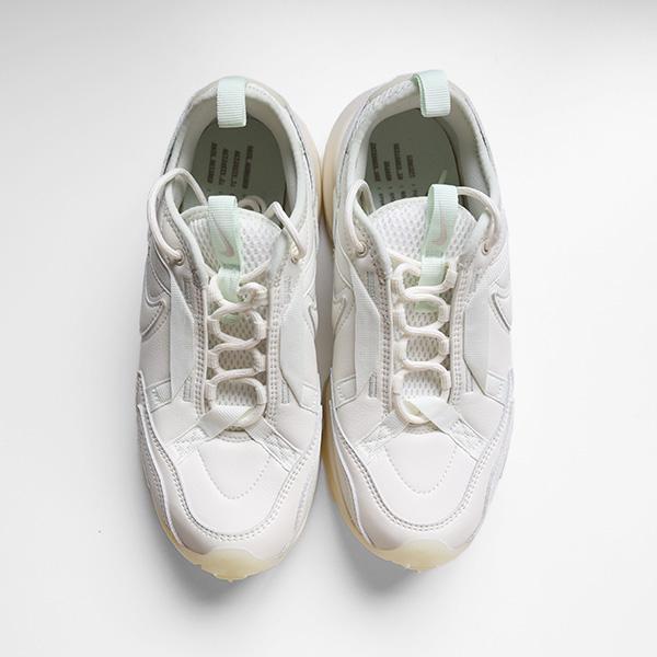 NIKE（ナイキ） TC 7900 HF4304-133 プレミアム スニーカー シューズ