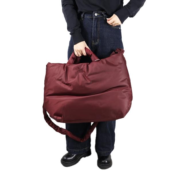 マリメッコ　Padded Weekender バッグ marimekko（マリメッコ）の「Padded Weekender bag（トート
